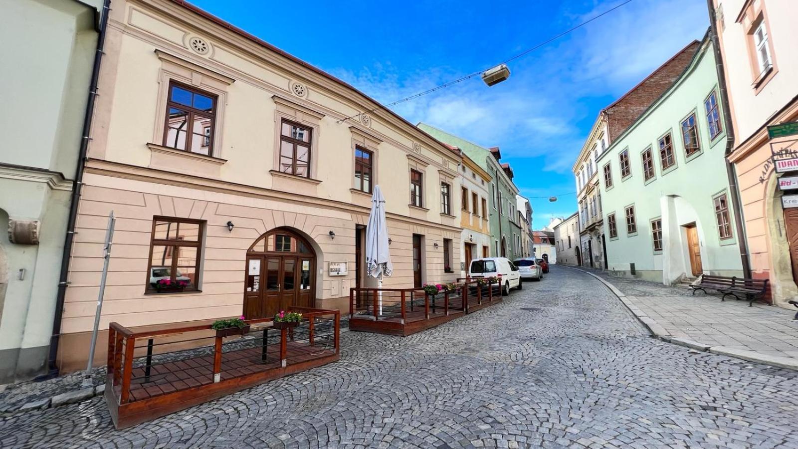Penzion U Radnice , Byt 5 Znojmo Exterior photo